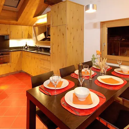 Ferienapartement Hinterdorf シャレー *